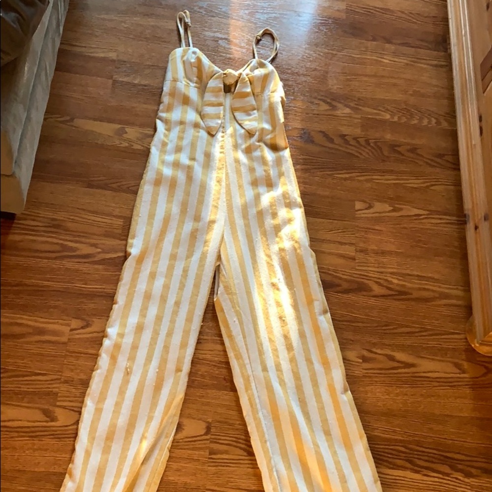 Cute stripped romper!